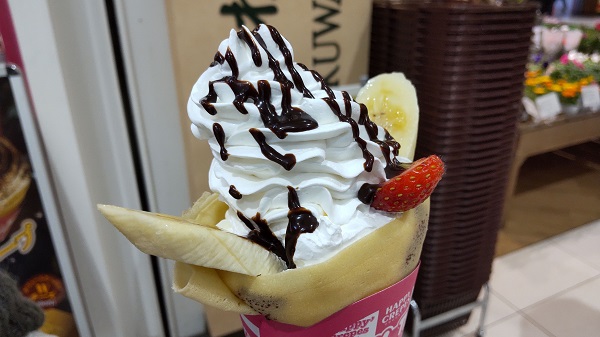 生クリーム2倍 ハッピークレープ いちごバナナチョコクイーンを食べてみた